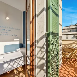 Affittacamere Accogliente Singola Con Balcone A 500 Mt Dal Mare, Marina Di Carrara