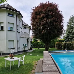 Beb Casa Di Lia Con Taverna Location Piccoli Eventi Bed & Breakfast Carugo